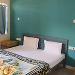 Long Drive Hotel And Resaurt